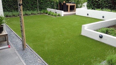 aangelegde tuin met Royal Grass type Lush van RoCa kunstgras