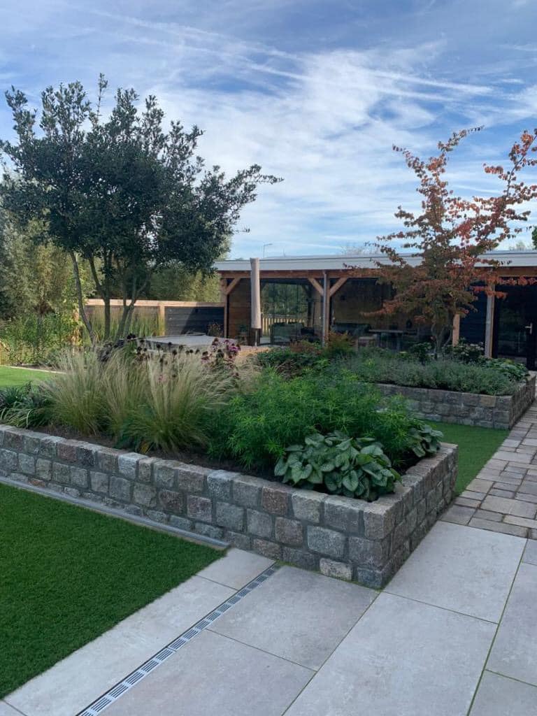 aangelegde tuin met Royal Grass van RoCa kunstgras