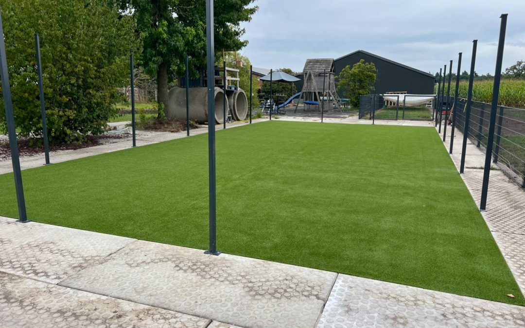 Pannaveldje met kunstgras in Hellendoorn