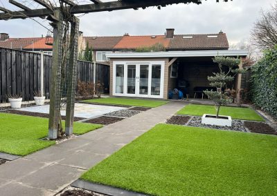 In deze tuin in Hengelo is gekozen voor Royal Grass Bloom: heerlijk zacht, supersterk en altijd mooi groen.